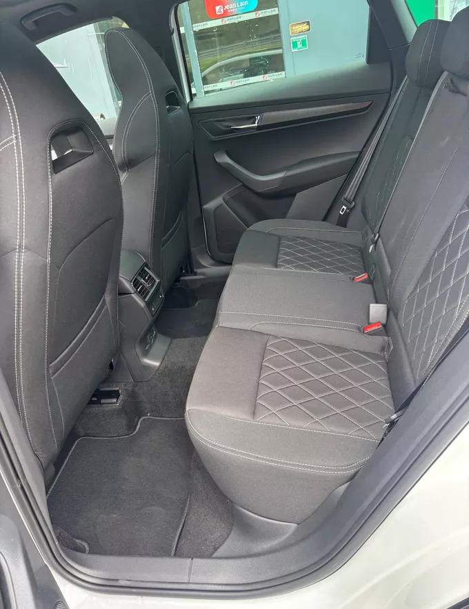 SKODA KAROQ 1.5 TSI Evo 2 150 ch ACT DSG7 Sportline extérieur trois quart avant gauche 0895