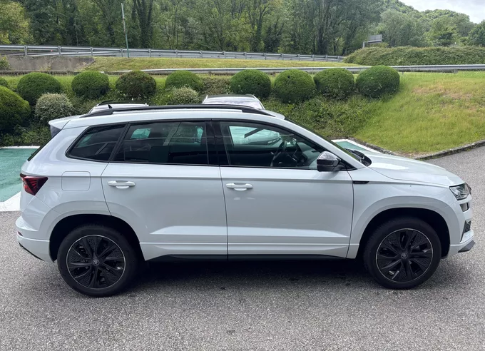 SKODA KAROQ 1.5 TSI Evo 2 150 ch ACT DSG7 Sportline extérieur avant 0895