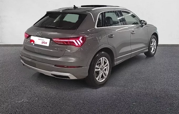 AUDI Q3 40 TFSI 190 ch S tronic 7 Quattro Design Luxe extérieur trois quart arrière droit 2126152