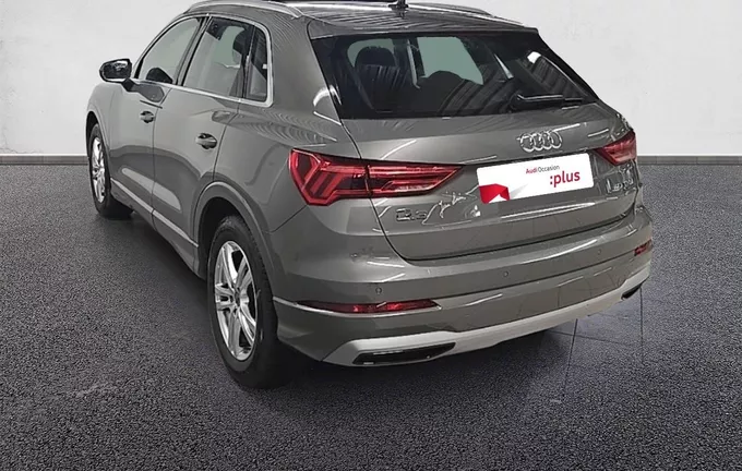 AUDI Q3 40 TFSI 190 ch S tronic 7 Quattro Design Luxe extérieur trois quart arrière gauche 2126152