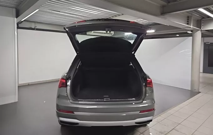 AUDI Q3 40 TFSI 190 ch S tronic 7 Quattro Design Luxe photo 10 2126152