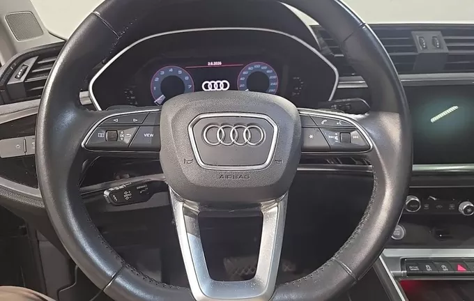 AUDI Q3 40 TFSI 190 ch S tronic 7 Quattro Design Luxe photo 12 2126152
