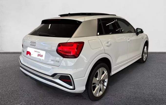 AUDI Q2 30 TDI 116 S tronic 7 S line extérieur trois quart arrière droit 2128842