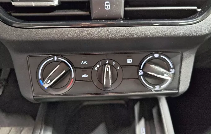 SKODA KAMIQ 1.0 TSI 95 ch BVM5 Active photo 19 2131202