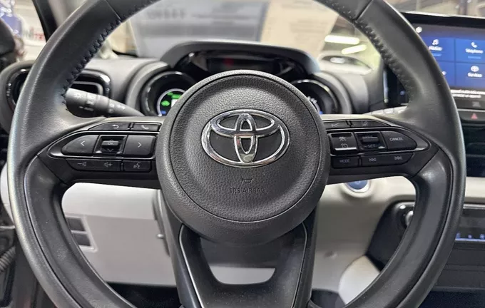 TOYOTA YARIS Hybride 116h Iconic photo 12 1103418