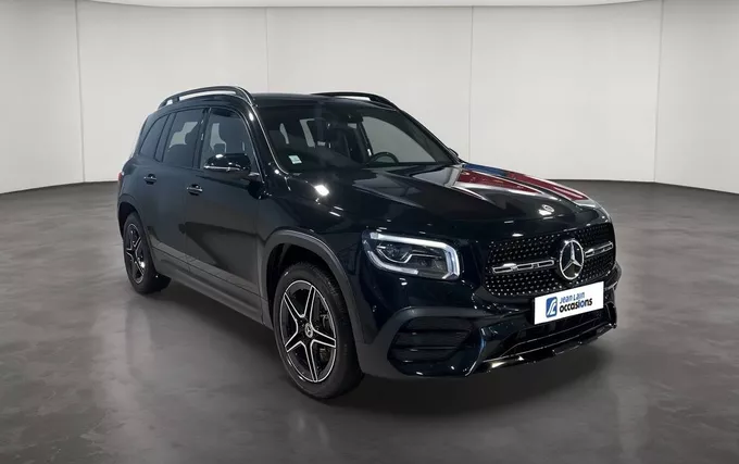 MERCEDES GLB 220 d 8G-DCT 4Matic AMG Line extérieur trois quart avant droit 2132009