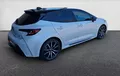 Miniature TOYOTA COROLLA HYBRIDE 140ch GR Sport extérieur trois quart arrière droit 1103573