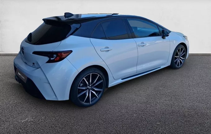TOYOTA COROLLA HYBRIDE 140ch GR Sport extérieur trois quart arrière droit 1103573