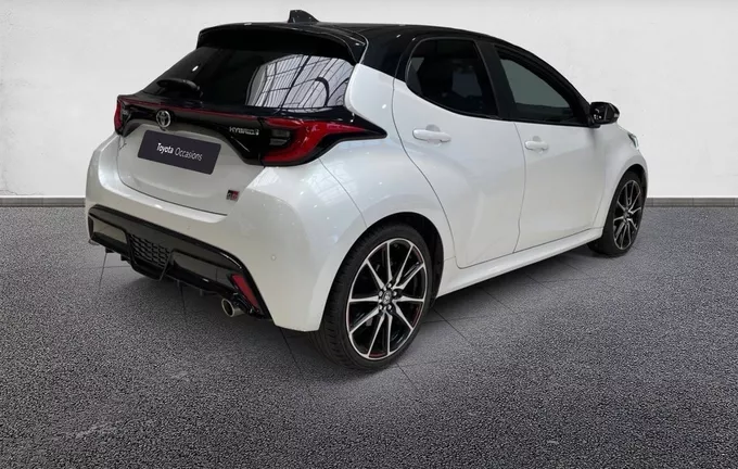 TOYOTA YARIS Hybride 116h GR Sport extérieur trois quart arrière droit 1103494