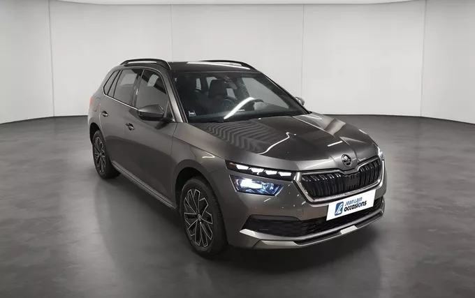 SKODA KAMIQ 1.0 TSI Evo 110 ch BVM6 Style extérieur trois quart avant droit 2132681