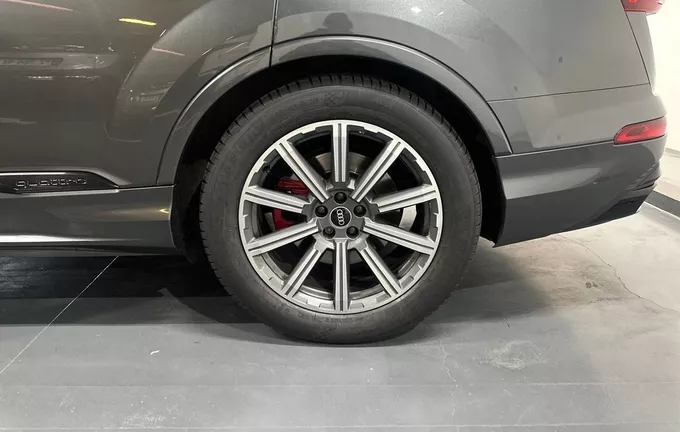 AUDI Q7 60 TFSI e 456 Tiptronic 8 Quattro Competition photo 9 2131510