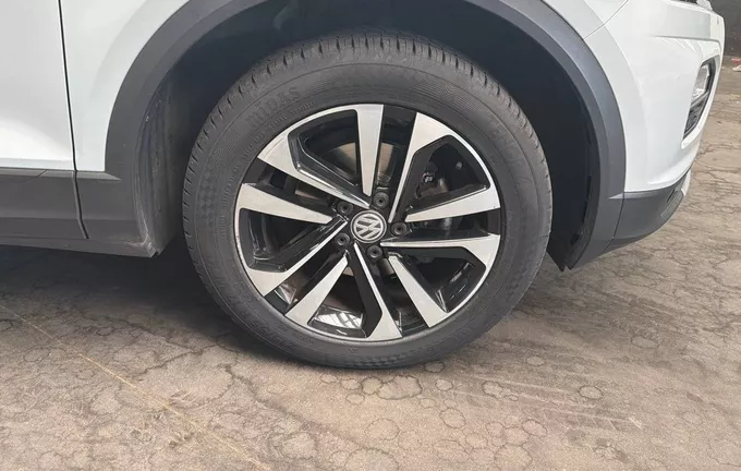 VOLKSWAGEN T-ROC 1.6 TDI 115 Start/Stop BVM6 IQ.Drive photo 9 213385