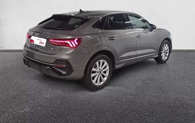 AUDI Q3 Sportback 35 TFSI 150 ch S tronic 7 S line extérieur trois quart arrière droit 2129384
