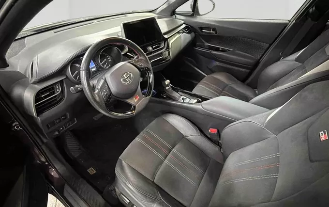 TOYOTA C-HR Hybride 2.0L GR Sport photo 11 1103996