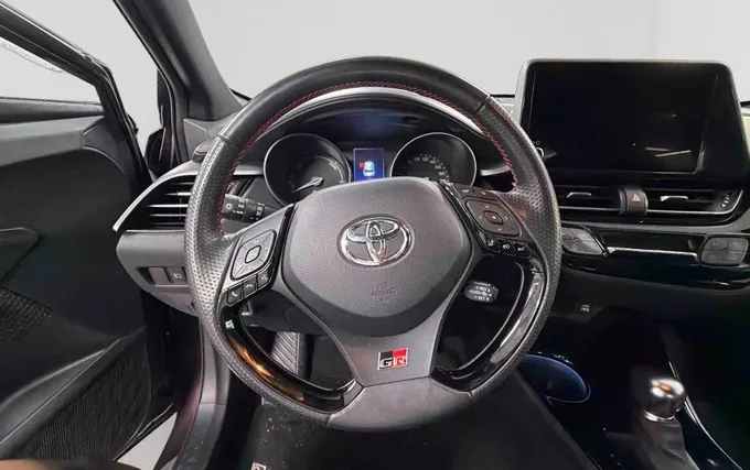 TOYOTA C-HR Hybride 2.0L GR Sport photo 12 1103996