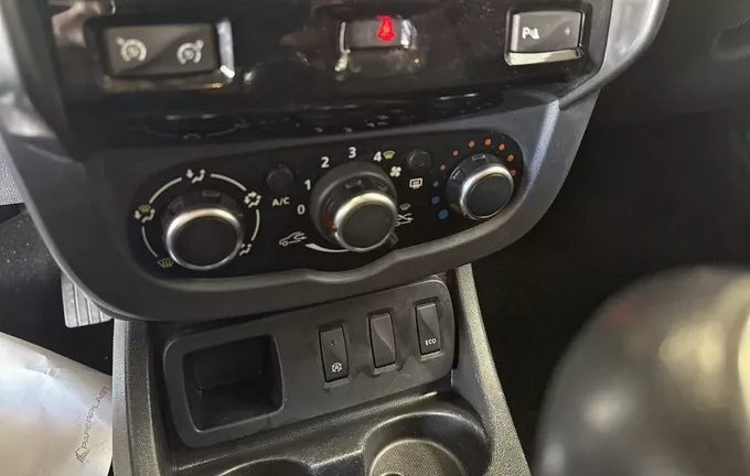 DACIA DUSTER dCi 110 4x2 Black Touch 2017 photo 14 213565