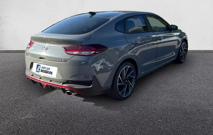 HYUNDAI I30 Fastback 1.5 T-GDi 160 DCT-7 Hybrid 48V N Line extérieur trois quart arrière droit 13967