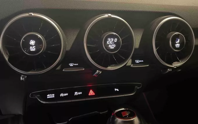 AUDI TT Coupé 40 TFSI 197 S tronic 7 Compétition Plus photo 17 2131794