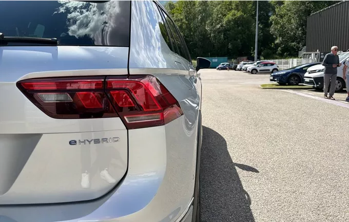 VOLKSWAGEN TIGUAN 1.4 eHybrid 245ch DSG6 R-Line photo 20 2126811