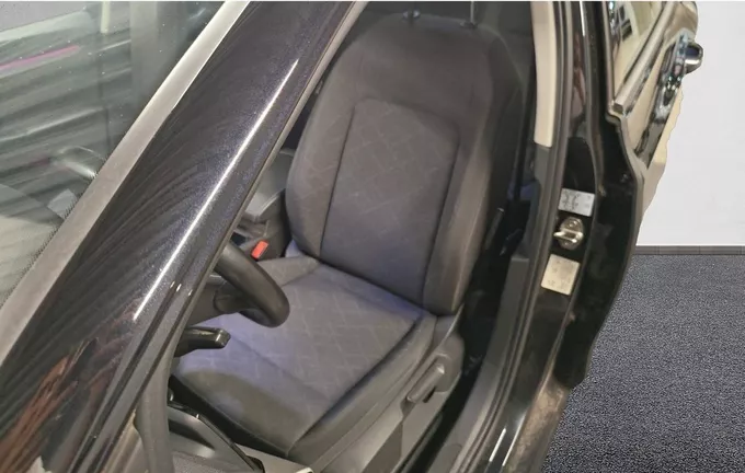 VOLKSWAGEN GOLF 2.0 TDI SCR 116 BVM6 Life Plus extérieur trois quart arrière droit 2123646