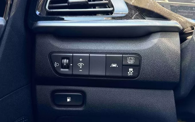 KIA NIRO 1.6 GDi Hybride Rechargeable 141 ch DCT6 Motion photo 20 2132052