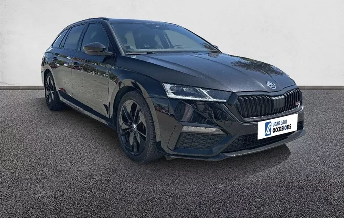 SKODA OCTAVIA Combi 2.0 TDI 200 ch DSG7 4x4 RS extérieur trois quart avant droit 560528