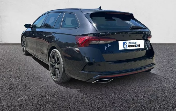 SKODA OCTAVIA Combi 2.0 TDI 200 ch DSG7 4x4 RS extérieur trois quart arrière gauche 560528