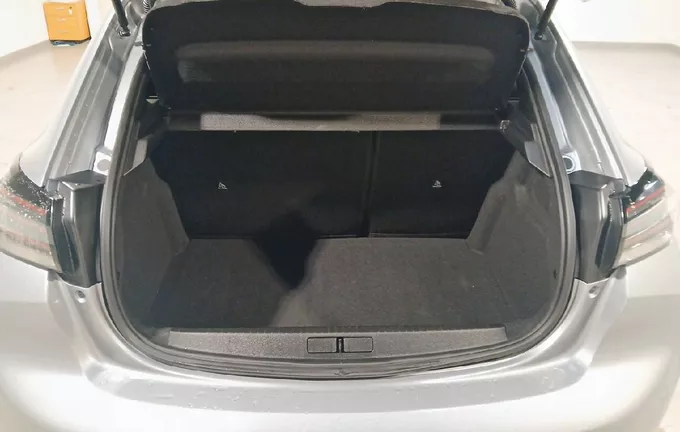 PEUGEOT 208 Hybrid 100 e-DCS6 Allure extérieur arrière 943986