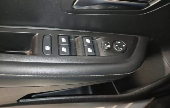 PEUGEOT 208 Hybrid 100 e-DCS6 Allure photo 15 943986