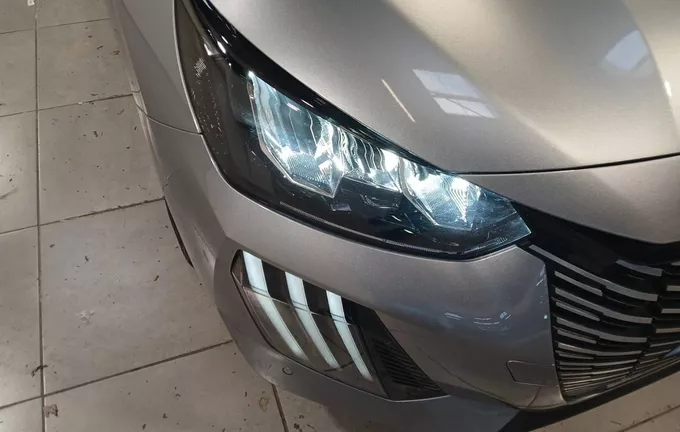 PEUGEOT 208 Hybrid 100 e-DCS6 Allure photo 16 943986