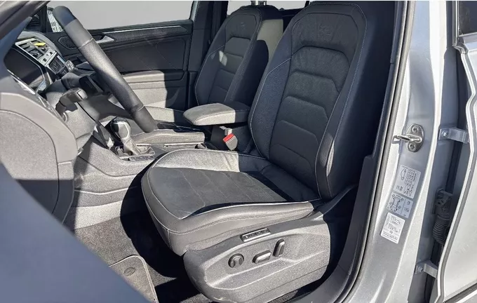 VOLKSWAGEN TIGUAN 2.0 TDI 150ch DSG7 R-Line extérieur trois quart arrière droit 2115267