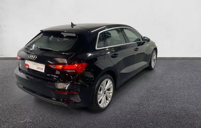 AUDI A3 Sportback 40 TFSIe 204 S tronic 6 Design extérieur trois quart arrière droit 2132312