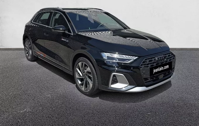 AUDI A3 Allstreet 40 TFSI e Hybride rechargeable 204 S tronic 6 Avus extérieur trois quart avant droit 9581