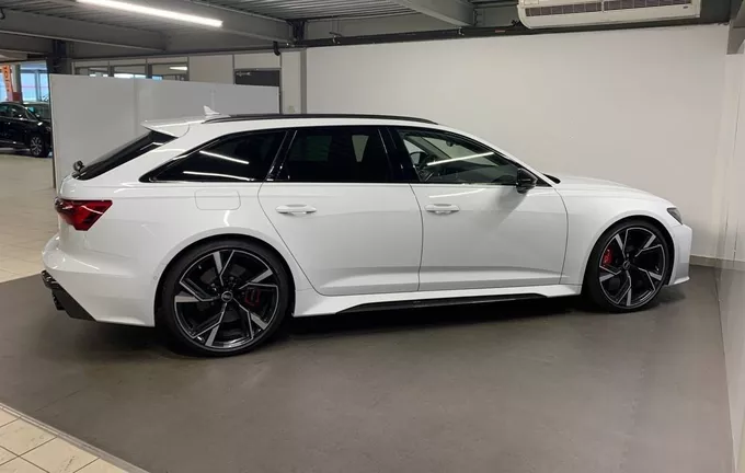 AUDI RS6 Avant V8 4.0 TFSI 600 Tiptronic 8 Quattro extérieur trois quart arrière droit 2122835