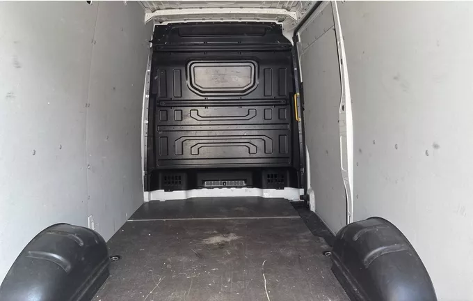 VOLKSWAGEN UTILITAIRES CRAFTER VAN 35 L3H3 2.0 TDI 140 CH BVA BUSINESS photo 14 106240