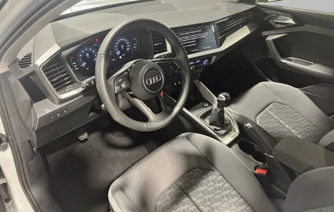 AUDI A1 Sportback 25 TFSI 95 ch BVM5 Design photo 11 2128032