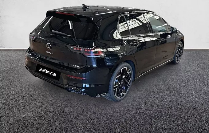 VOLKSWAGEN GOLF 1.5 eTSI EVO2 150 DSG7 R-Line Edition extérieur trois quart arrière droit 9506