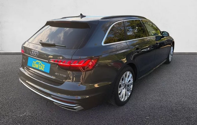AUDI A4 Avant 40 TFSI 204 S tronic 7 Business Executive extérieur trois quart arrière droit 213449