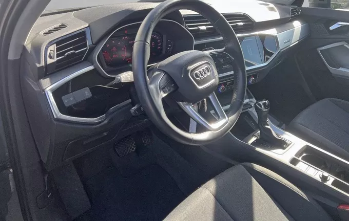 AUDI Q3 40 TDI 190 ch S tronic 7 Quattro Design photo 11 2128138