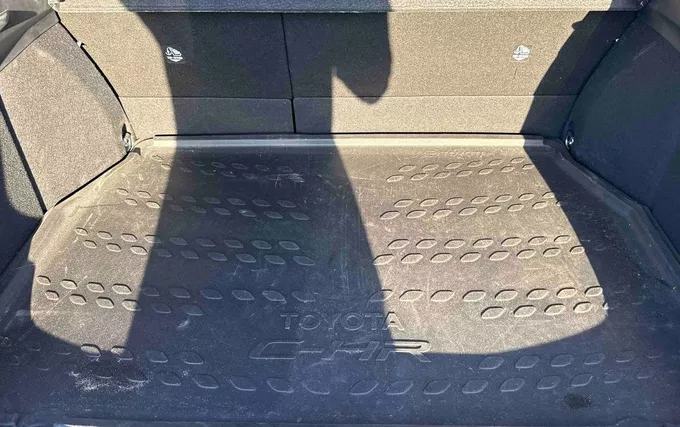 TOYOTA C-HR Hybride 2.0L Design Ultimate photo 10 1103880