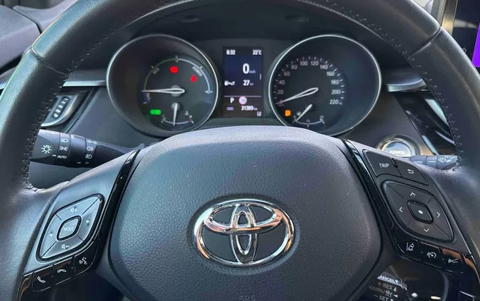 TOYOTA C-HR Hybride 2.0L Design Ultimate photo 17 1103880