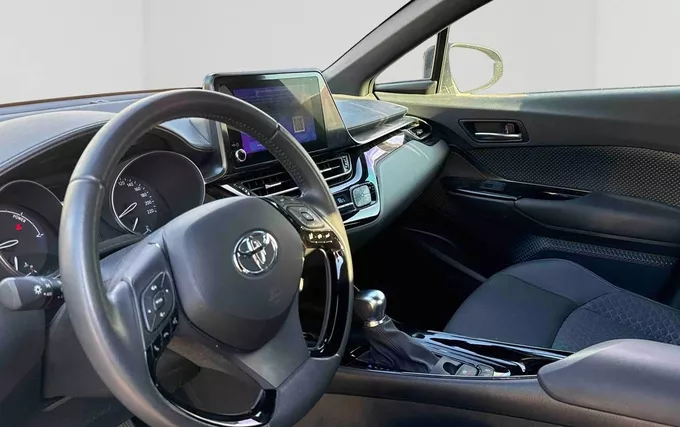 TOYOTA C-HR Hybride 2.0L Design Ultimate photo 18 1103880