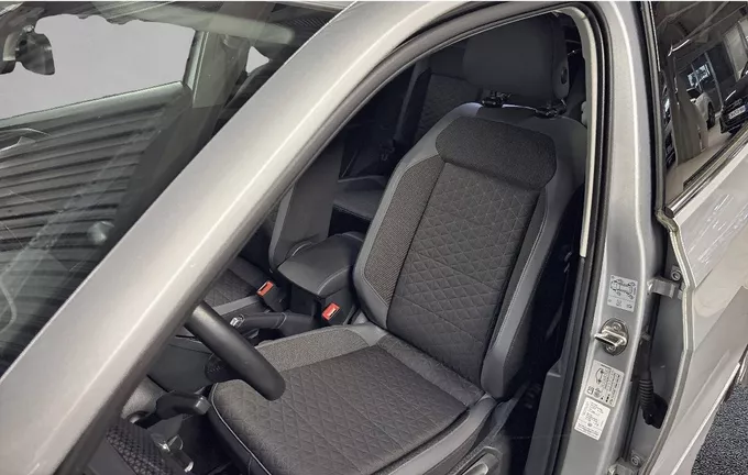 VOLKSWAGEN T-CROSS 1.0 TSI 110 Start/Stop BVM6 R-Line Tech extérieur trois quart arrière droit 2130276
