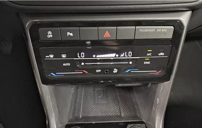 VOLKSWAGEN T-CROSS 1.0 TSI 110 Start/Stop BVM6 R-Line Tech photo 19 2130276