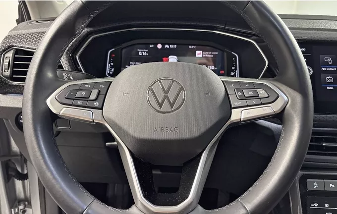 VOLKSWAGEN T-CROSS 1.0 TSI 110 Start/Stop BVM6 R-Line Tech photo 20 2130276