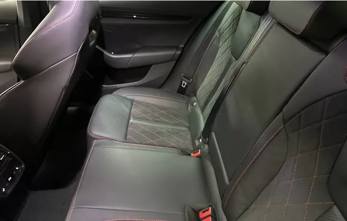 SKODA OCTAVIA 2.0 TSI 245 ch DSG7 RS extérieur arrière 2129806