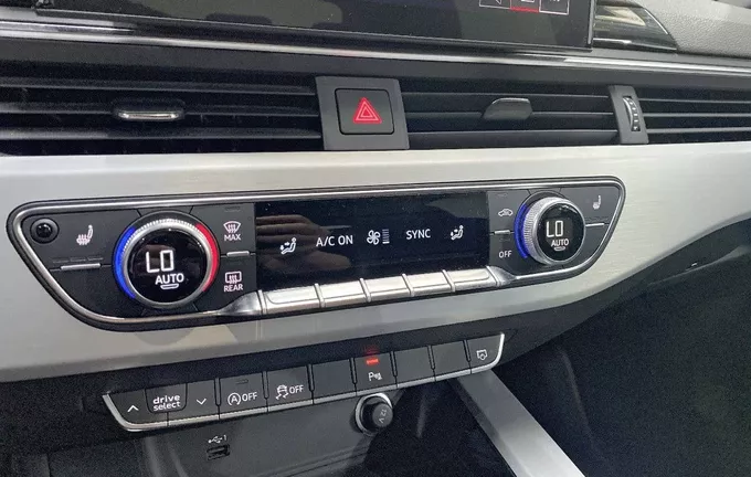 AUDI A4 Avant 35 TDI 163 S tronic 7 S Edition photo 14 2130143
