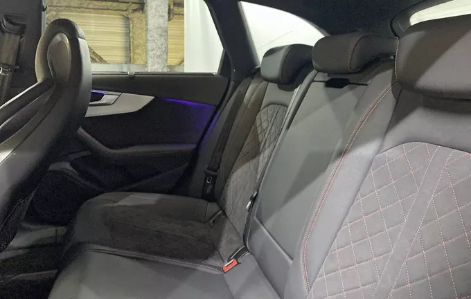 AUDI A4 Avant 35 TDI 163 S tronic 7 S Edition photo 17 2130143