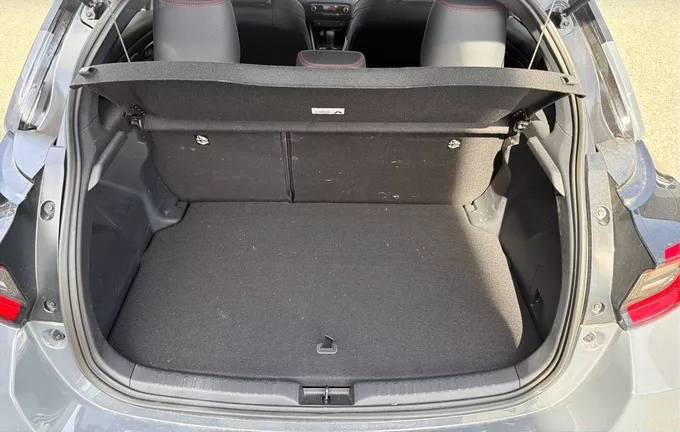 TOYOTA YARIS Hybride 130h GR Sport photo 10 1103474