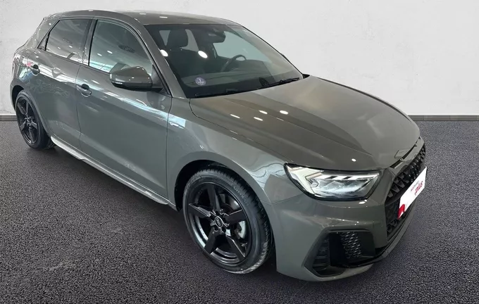 AUDI A1 Sportback 35 TFSI 150 ch S tronic 7 S Line extérieur trois quart avant droit 2130529